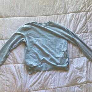Pullover sweater with pockets